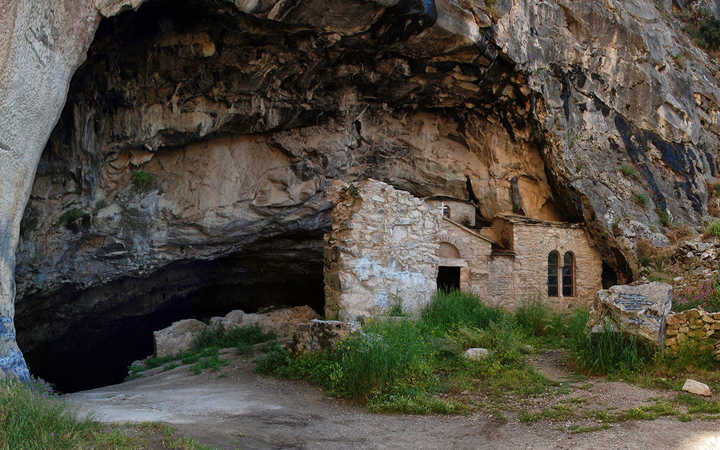 Пещера Пентели