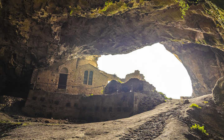 Penteli Mountain And The Mysterious Davelis Cave Gateway To The Underworld Penteli Mountain And The Mysterious Davelis Cave Gateway To The Underworld