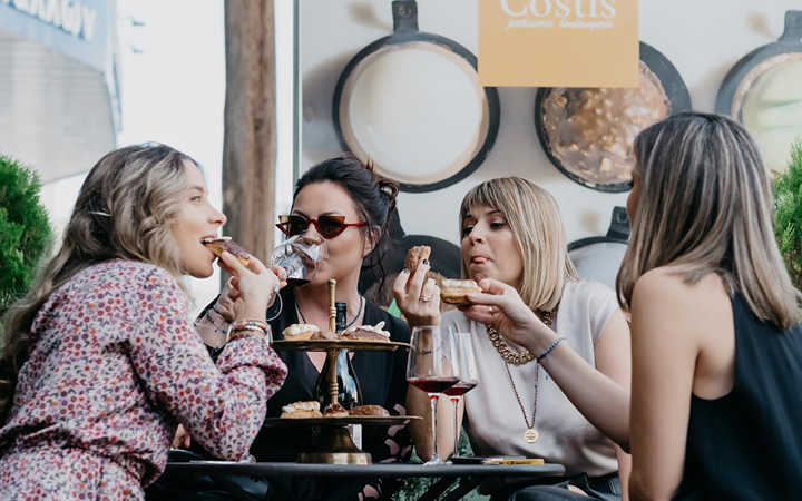 Costis Patisserie Boulangerie
