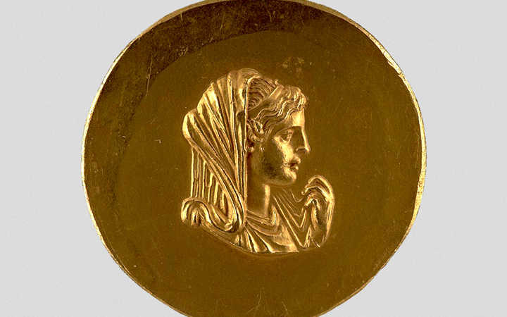 Золотой медальон с изображением матери Александра Македонского - Олимпии, которым награждался победитель Македонских Игр в Берее (Верия) 200 гг. н.э.