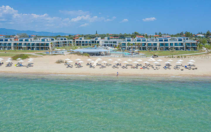 Beach of Portes Lithos Luxury Resort