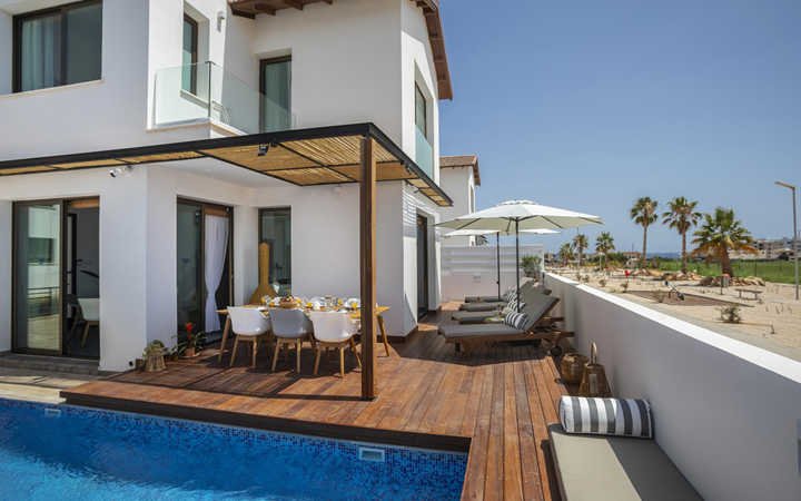 Louis Chris Le Mare Luxury Villa