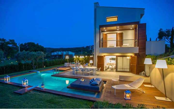 Presidential Villa with Private Pool & Garden