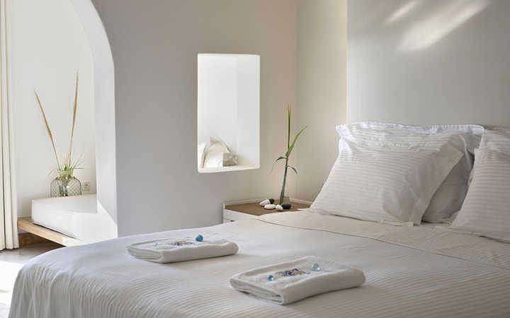 Mykonos Garden Suites with Outdoor Shared Jacuzzi