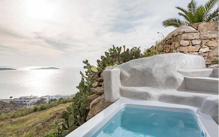 Bohemian Sea View Suite with outdoor Jacuzzi