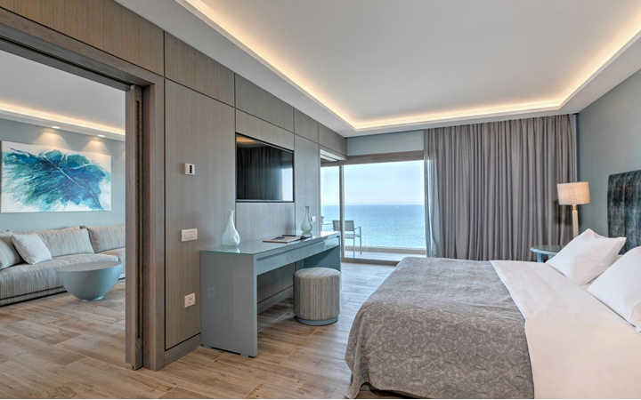 Sea View Deluxe Suite