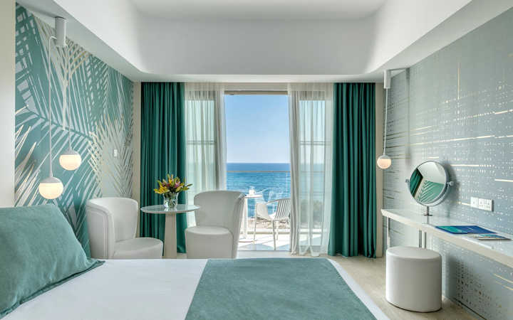Deluxe Room with Sea view
