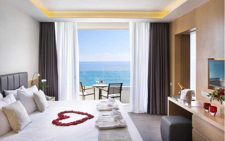 Honeymoon Suite Sea View