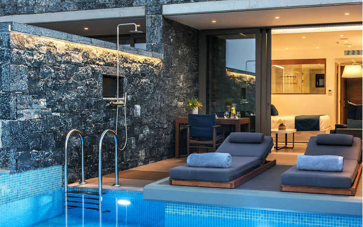 Deluxe Junior Suite Poolfront with Sea View and Private Pool
