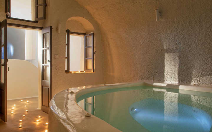 Cave Suite with Indoor Hot Tub
