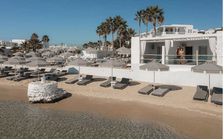 Honeymoon Suite with hot tub and sea view