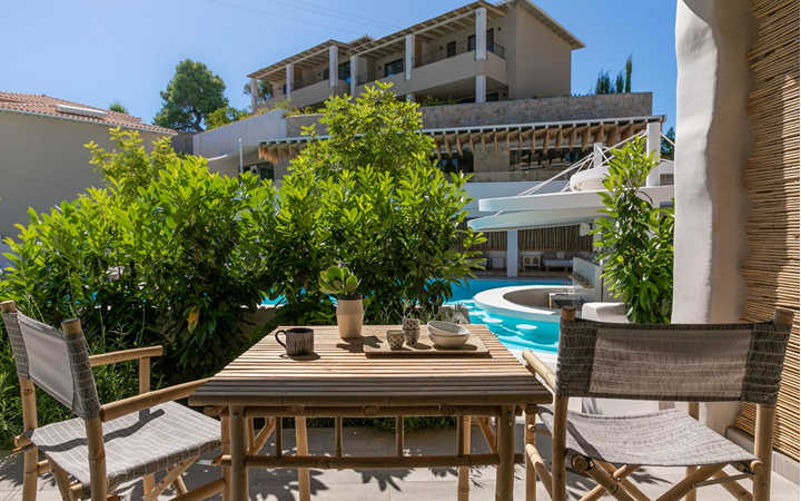 Suite with Pool View