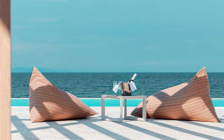 Beach & Pool Bar