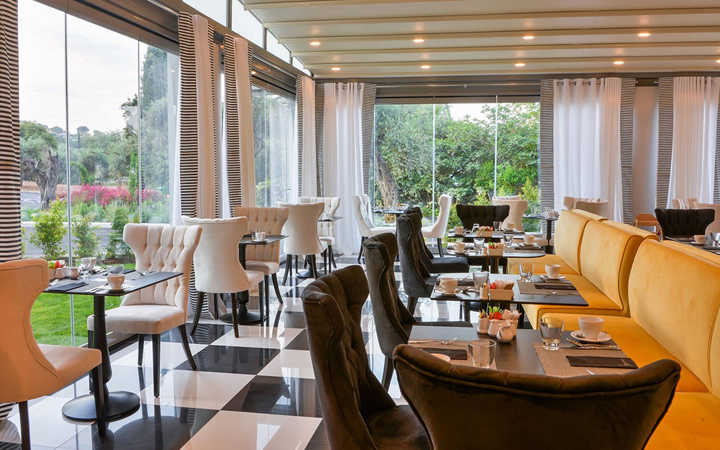Yiasemi Main Restaurant
