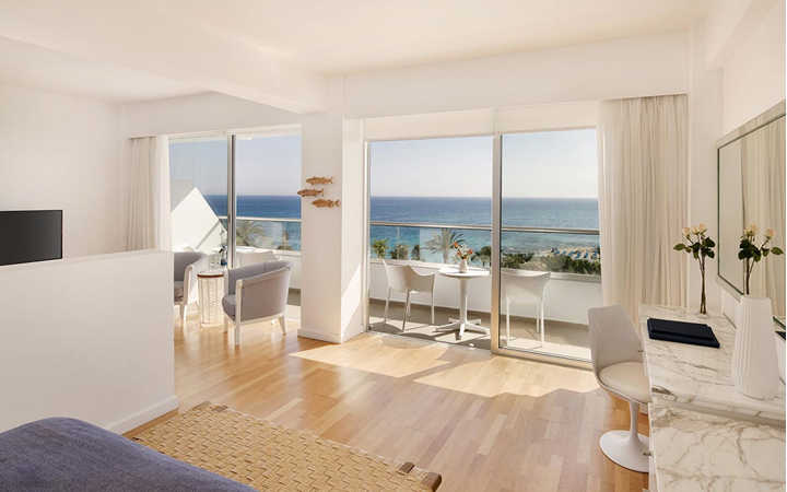 Executive Sea View Suite