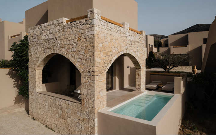 Tholos Private Pool