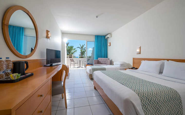 Standard Room with Sea View