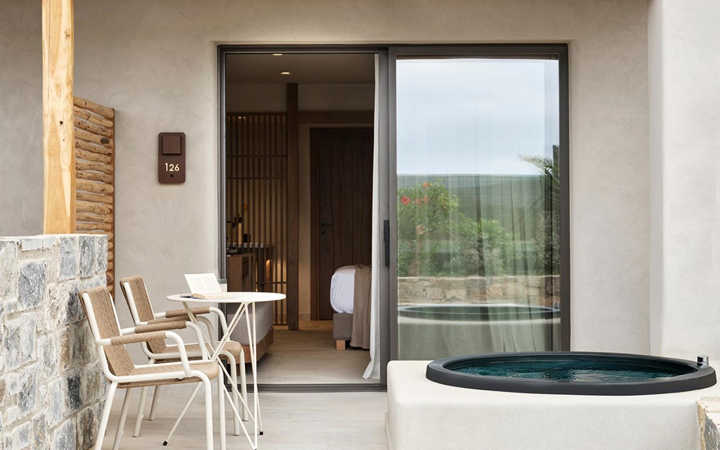 Comfort Triple Room with Jacuzzi Comfort Triple Room with Jacuzzi