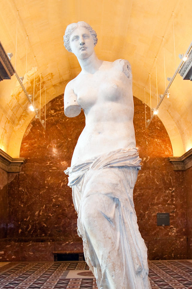 Афродита с острова Ми́лос («Вене́ра Мило́сская»). Лувр