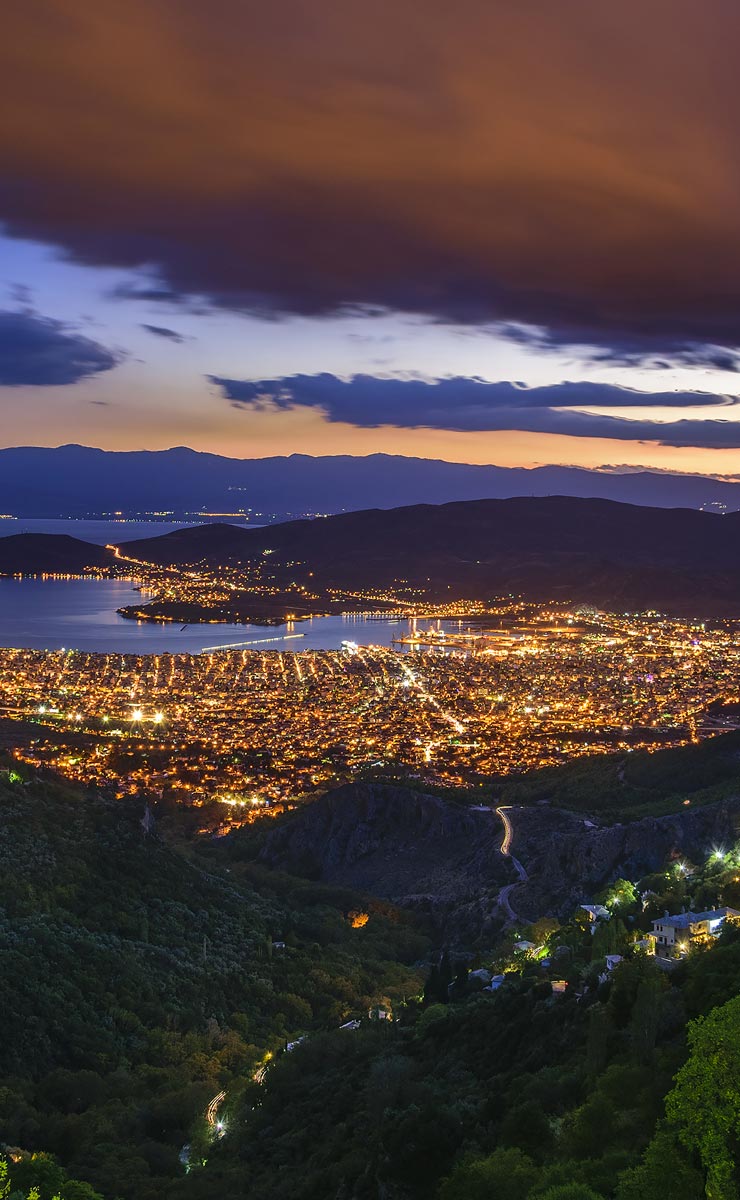 Панорамный вид на вечерний Волос